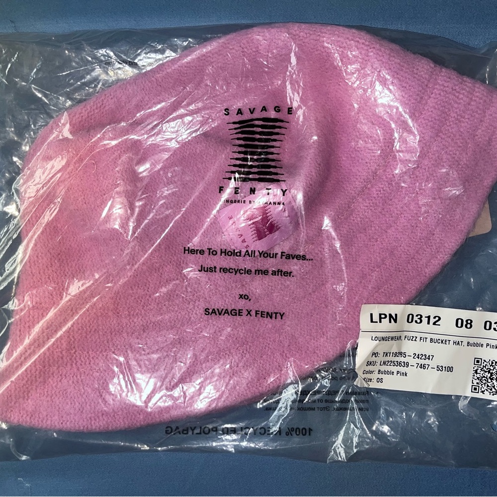 SAVAGE X FENTY Fuzzy Bucket Hat
